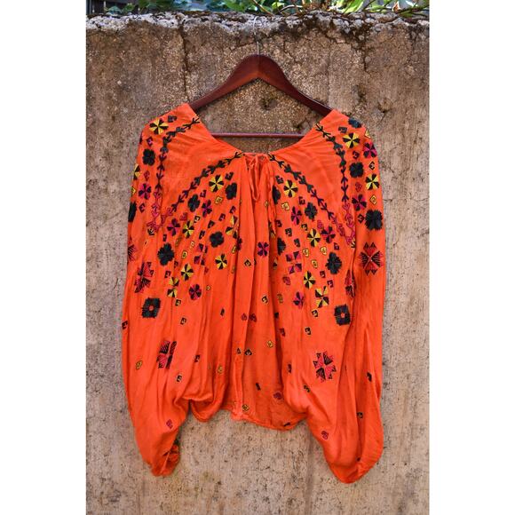 Free People Embroidered Peasant Boho Top – Size Medium - Picture 2 of 4